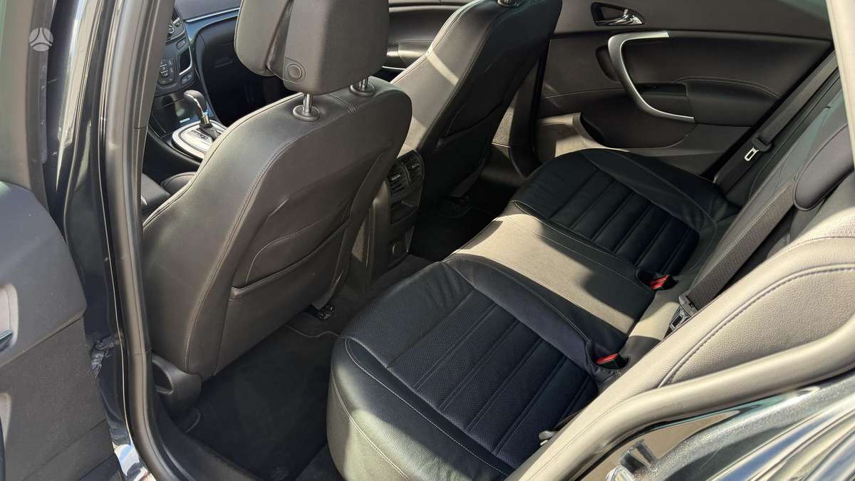 Opel Insignia 2013 — photo 12