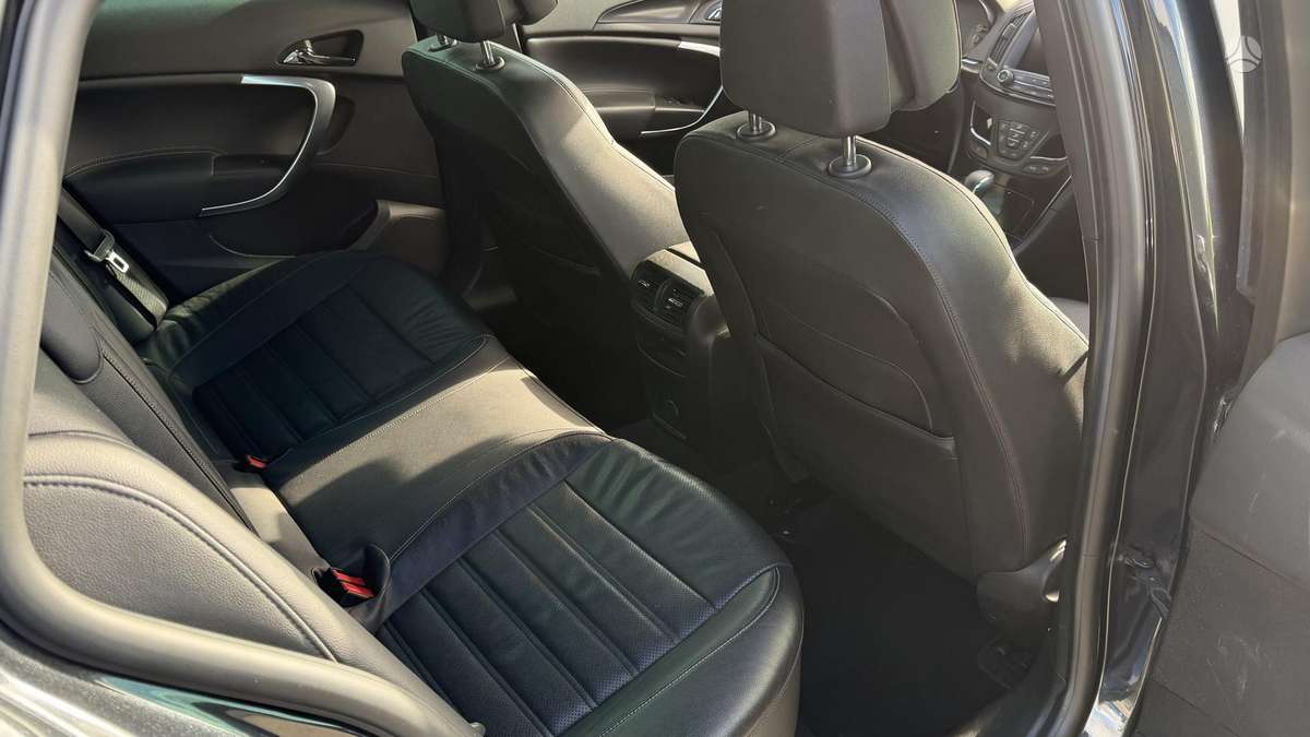 Opel Insignia 2013 — photo 14