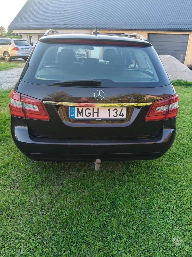 Mercedes-Benz E250 2011 — engine 2143 cm³, 204 HP (150kW)
