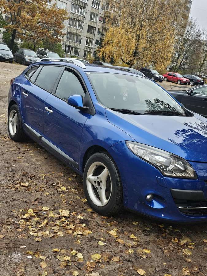 Renault Megane 2011 — вигляд ззаду