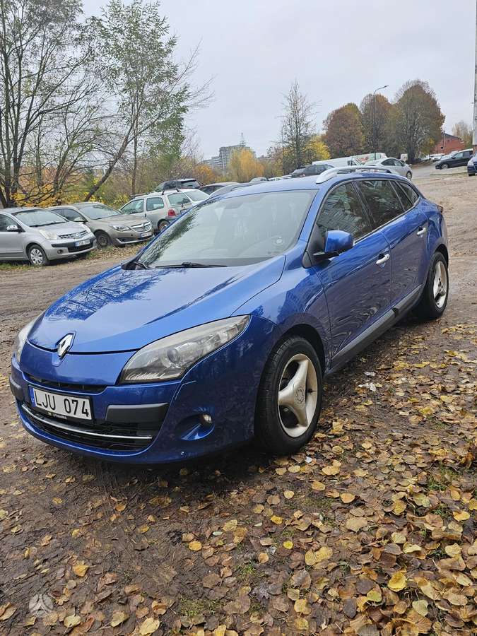 Renault Megane 2011 — салон