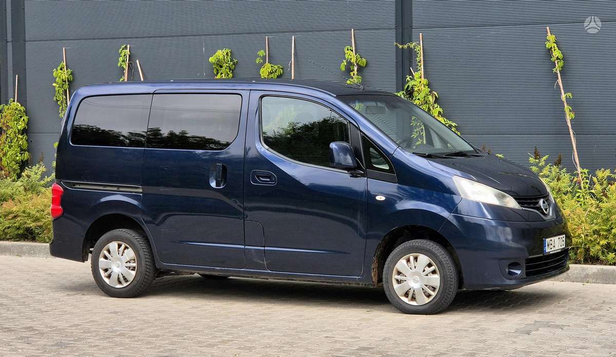 Nissan NV200 2010 — engine 1499 cm³, 90 HP (66kW)