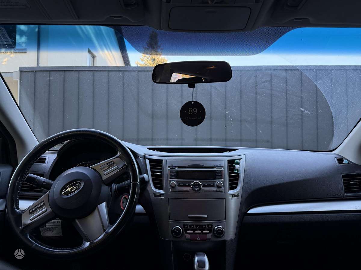 Subaru Outback 2010 — photo 8