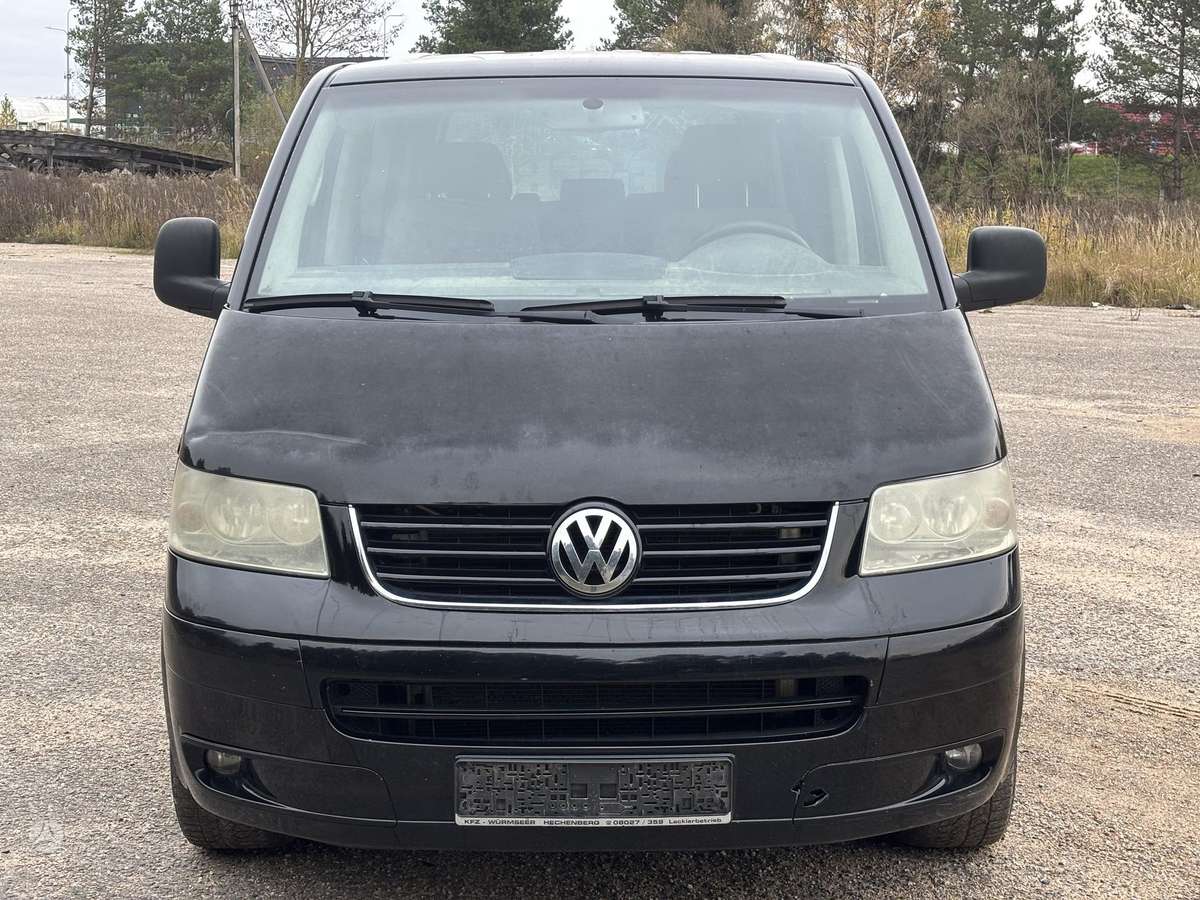 Volkswagen Multivan 2005 — вигляд ззаду