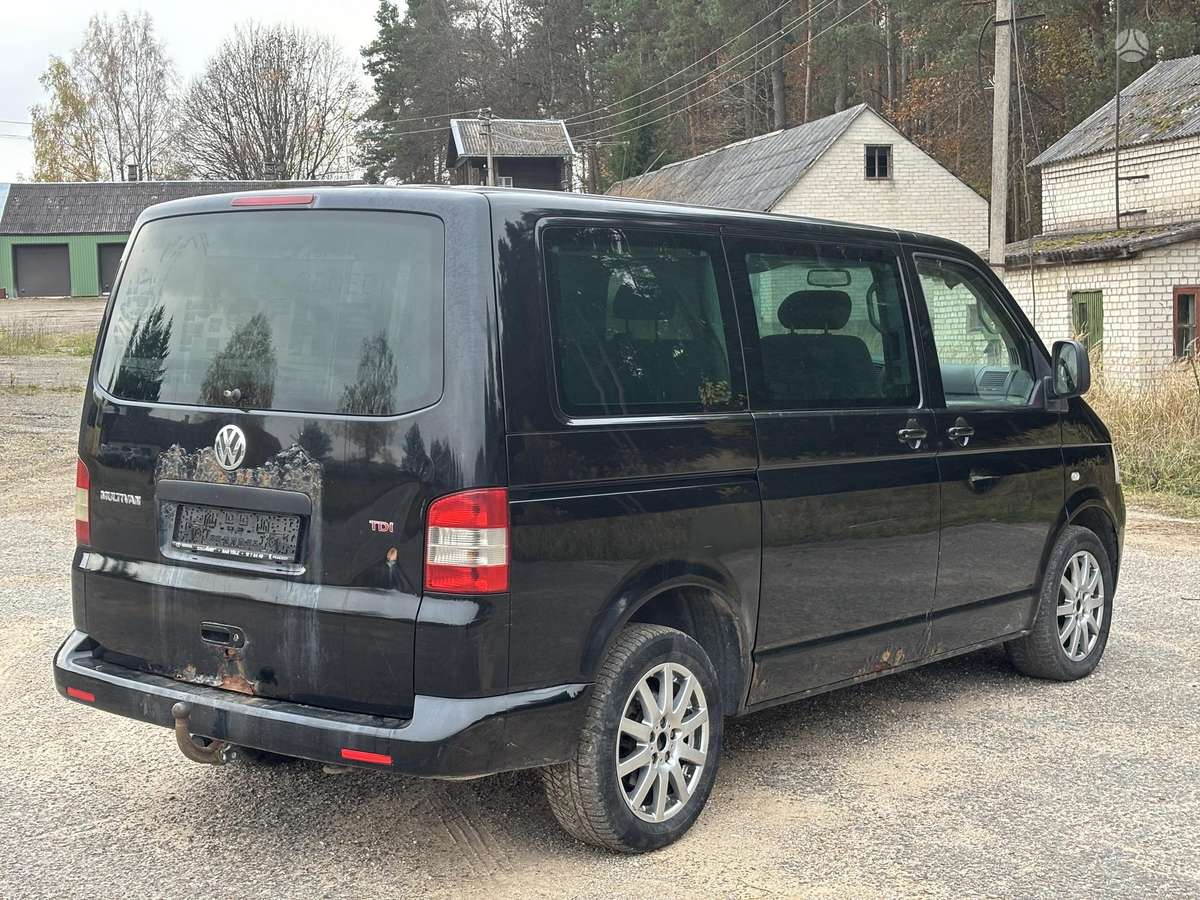 Volkswagen Multivan 2005 — двигун 2461 cm³, 174 HP (128kW)
