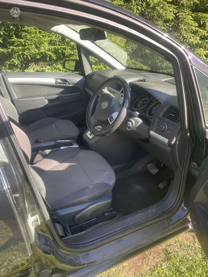 Opel Zafira 2009 — photo 11