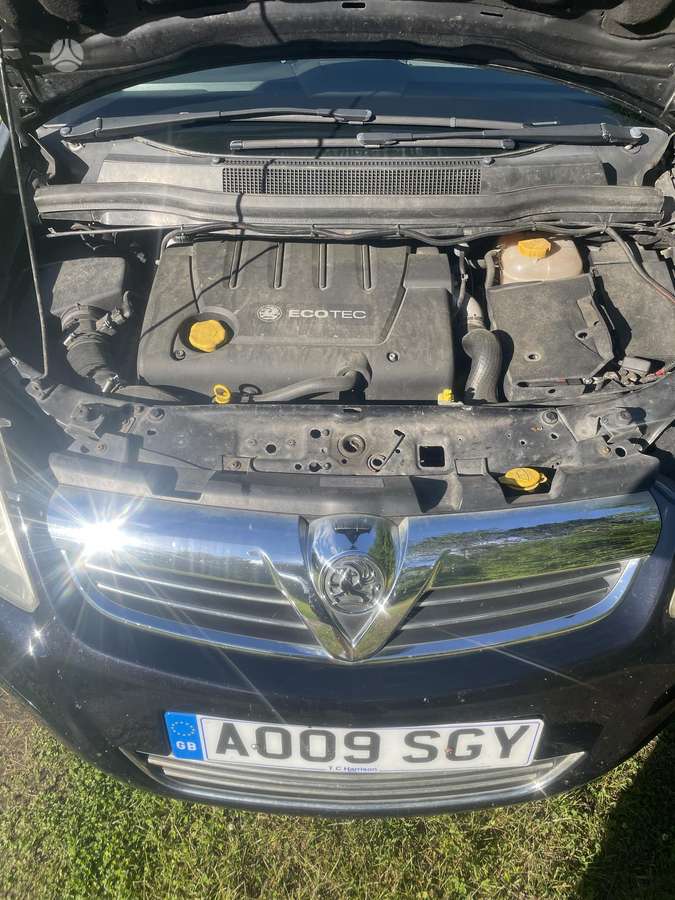 Opel Zafira 2009 — photo 5