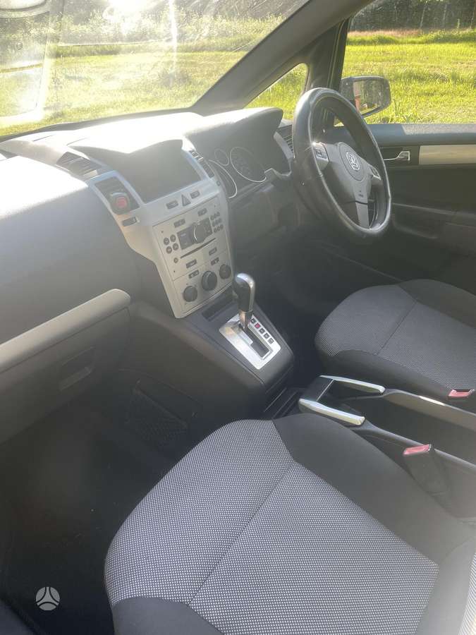 Opel Zafira 2009 — photo 6