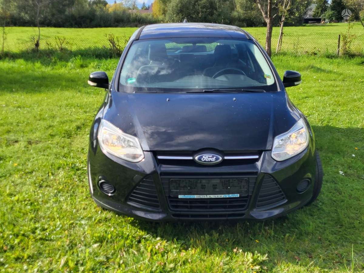 Ford Focus 2012 — салон