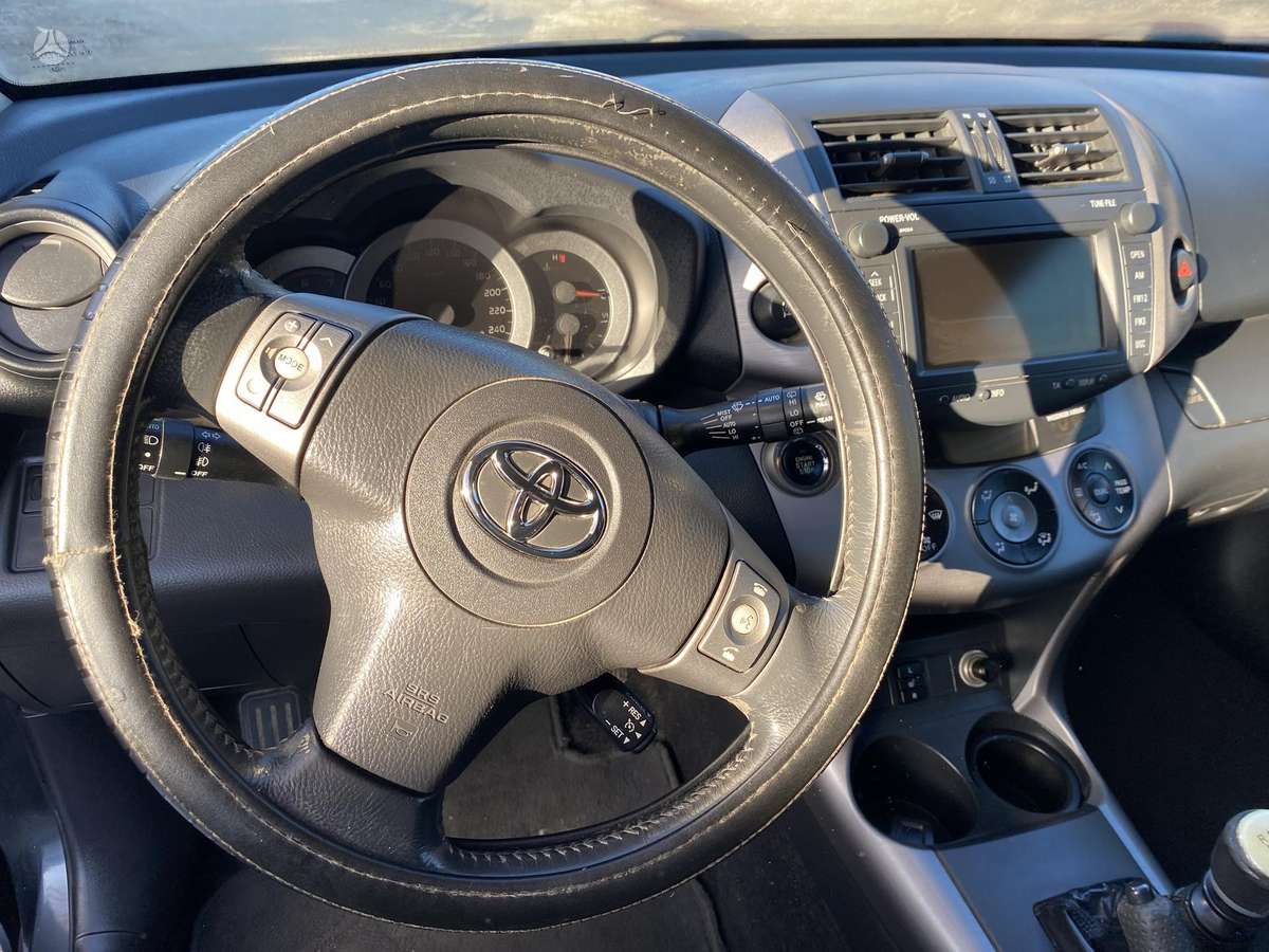 Toyota RAV4 2007 — фото 11