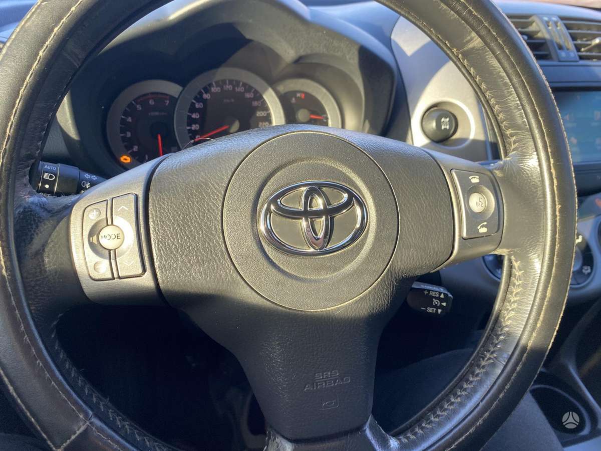 Toyota RAV4 2007 — фото 16