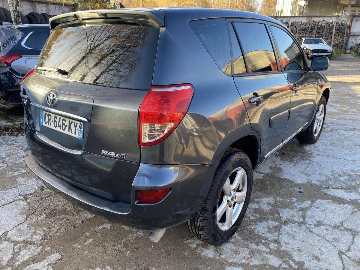 Toyota RAV4 2007 — двигун 2231 cm³, 136 HP (100kW)