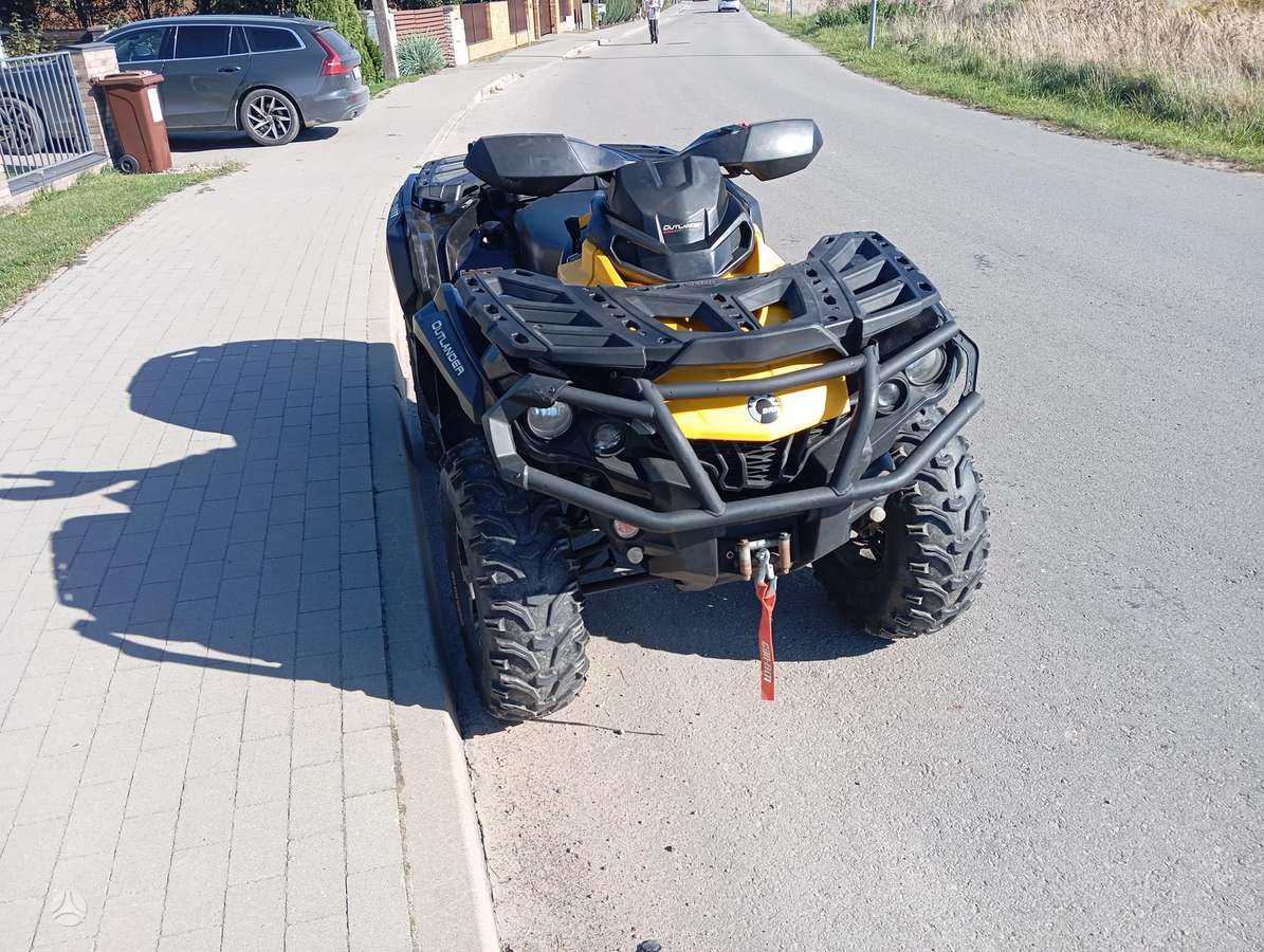 Can-Am Outlander 2015 — rear view