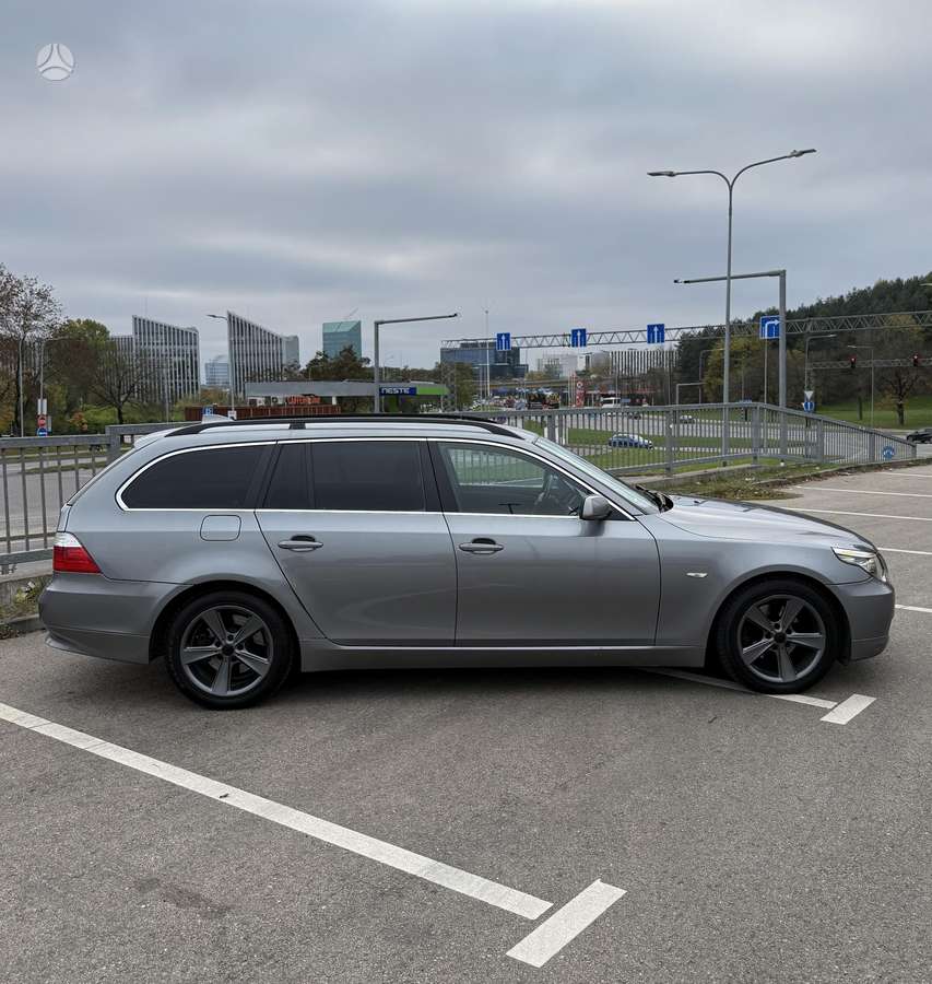 BMW 520 2008 — вигляд ззаду