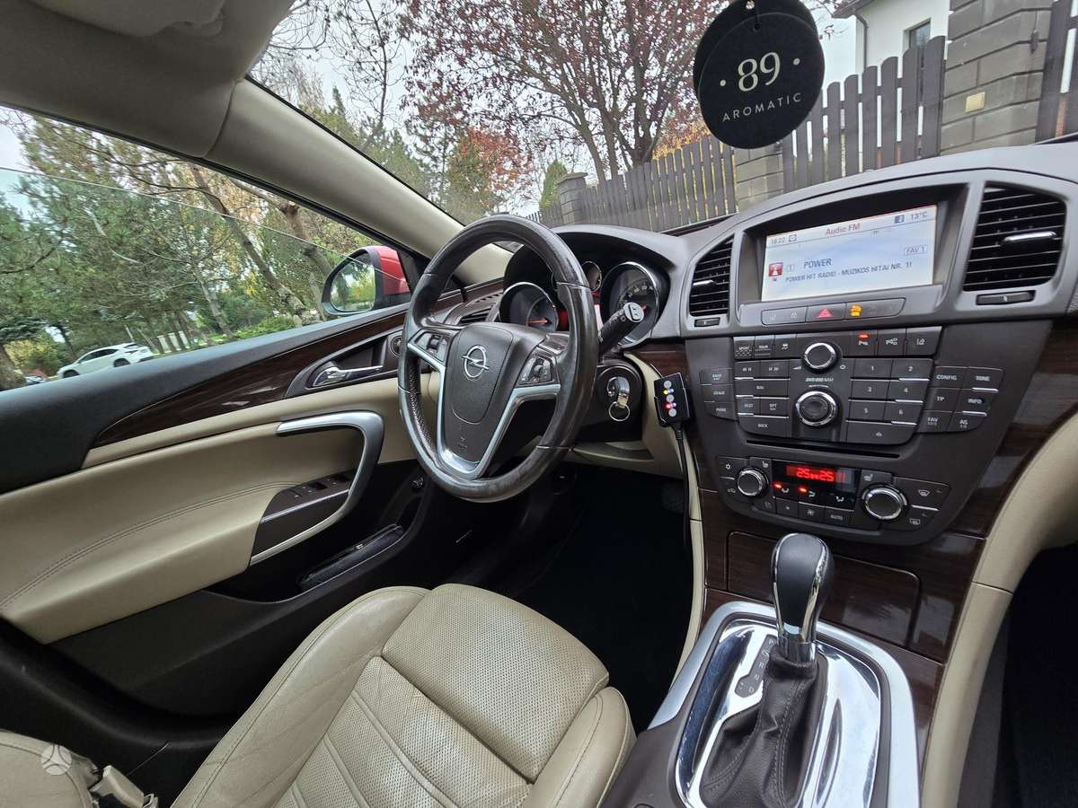 Opel Insignia 2010 — photo 13