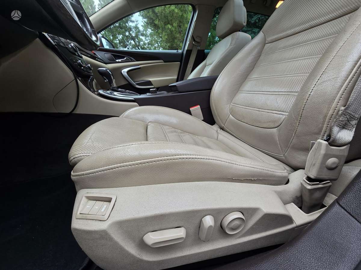 Opel Insignia 2010 — photo 15