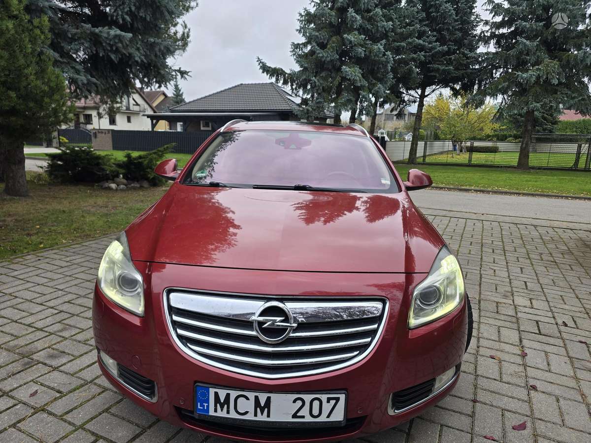 Opel Insignia 2010 — interior
