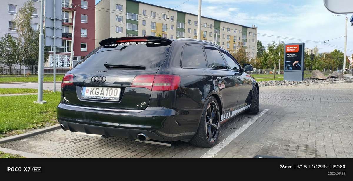 Audi A6 2010 — салон