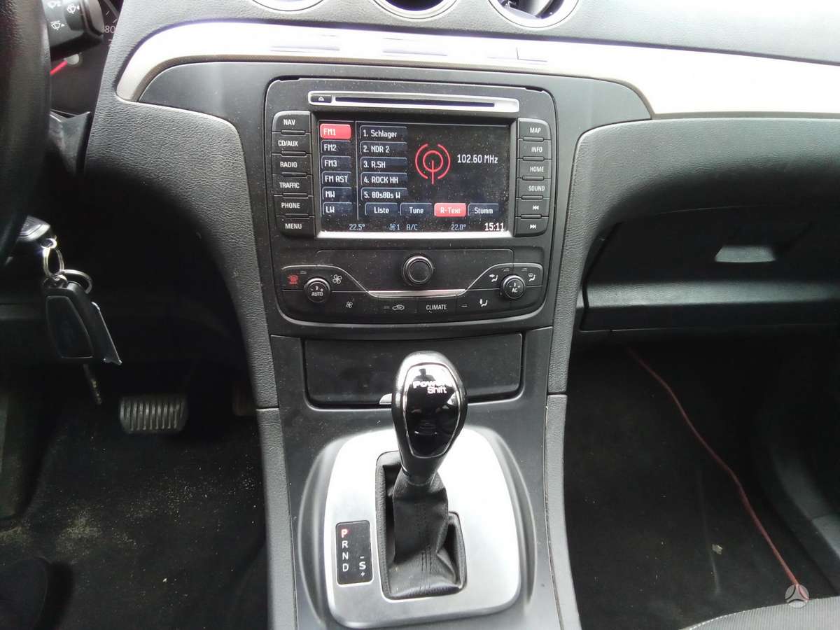 Ford Galaxy 2013 — photo 12