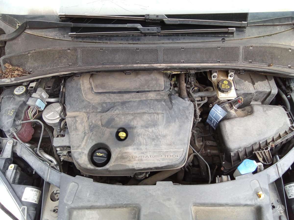 Ford Galaxy 2013 — photo 7