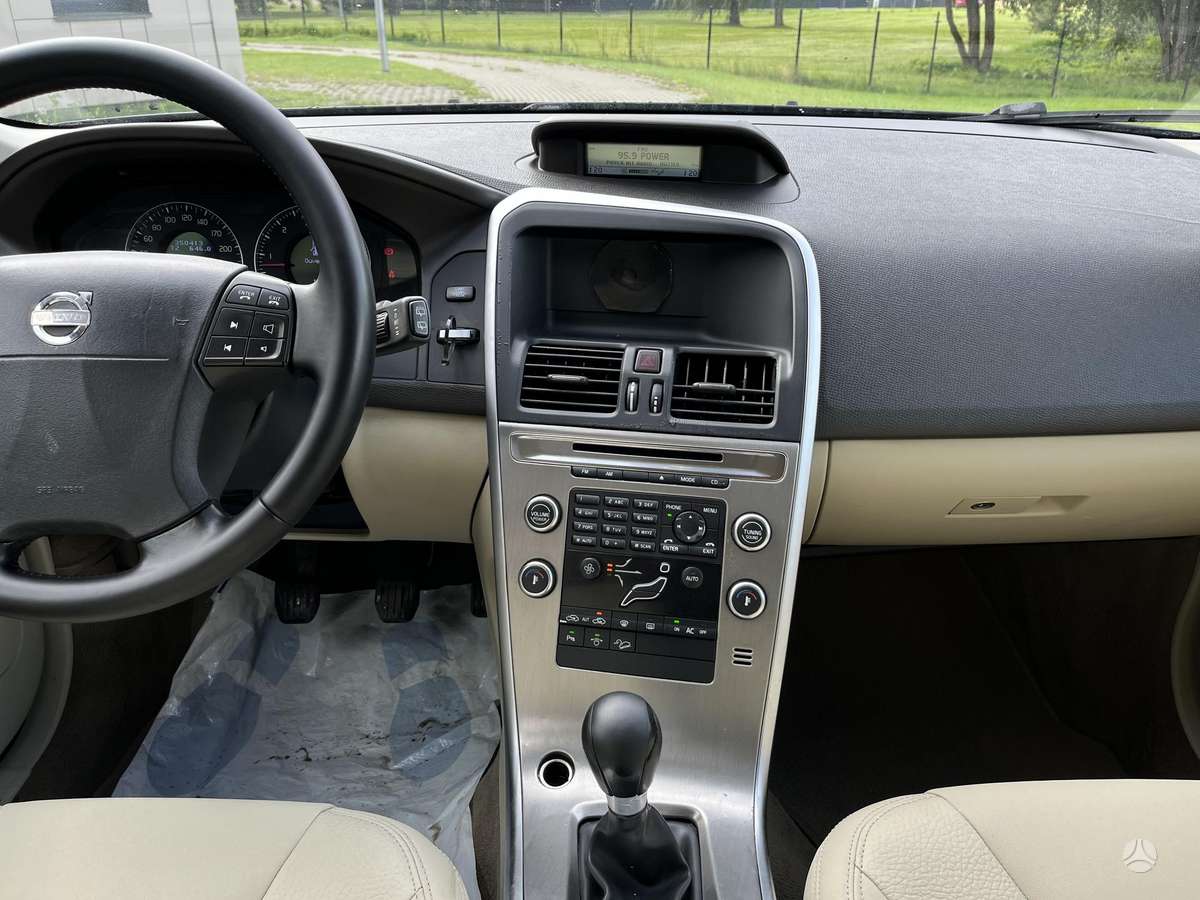 Volvo XC60 2009 — photo 12