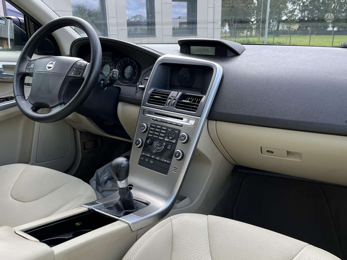Volvo XC60 2009 — photo 13