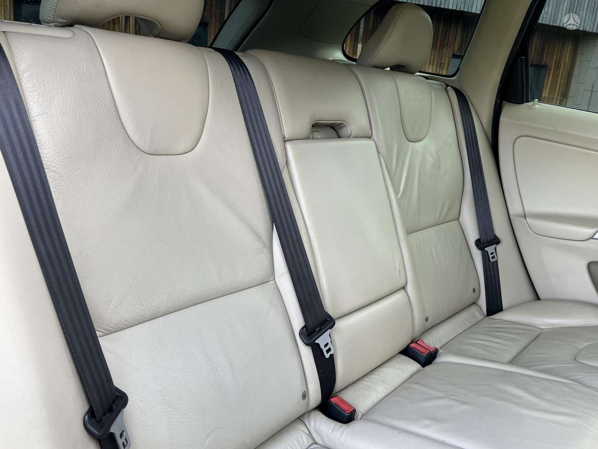 Volvo XC60 2009 — photo 17