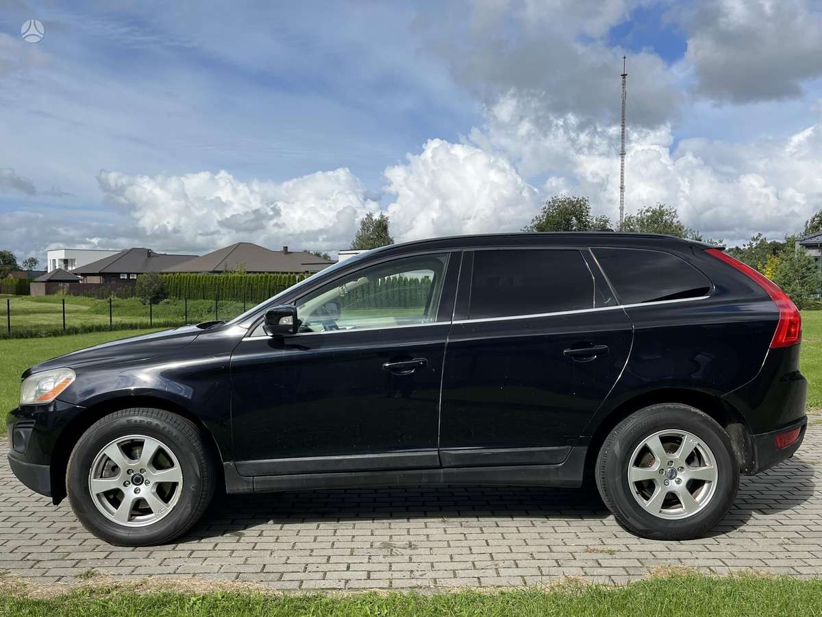 Volvo XC60 2009 — rear view