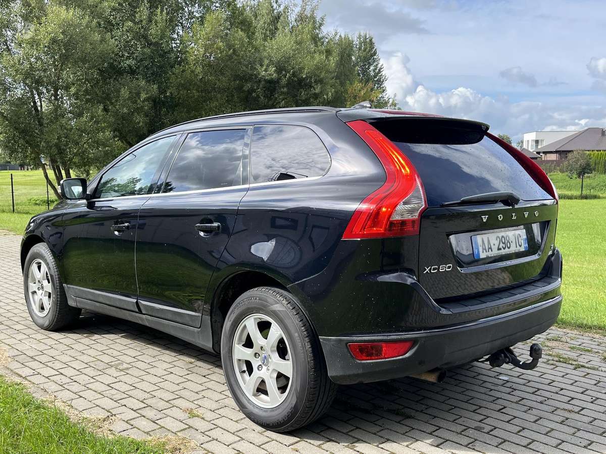 Volvo XC60 2009 — interior