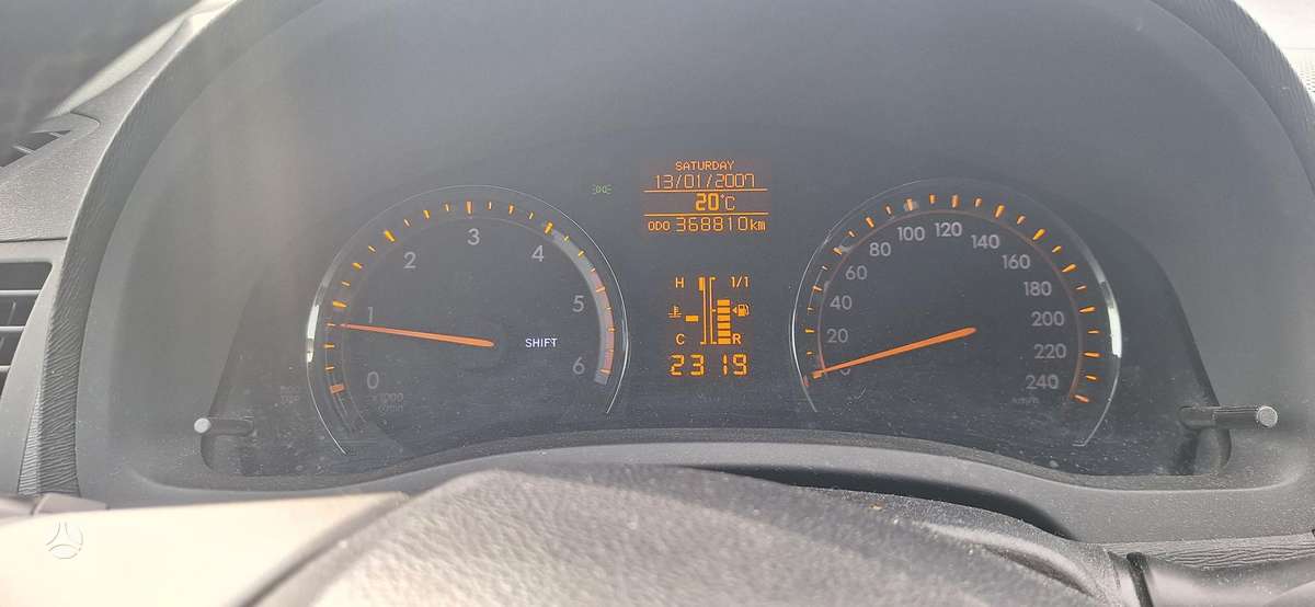Toyota Avensis 2011 — engine 1998 cm³, 126 HP (93kW)