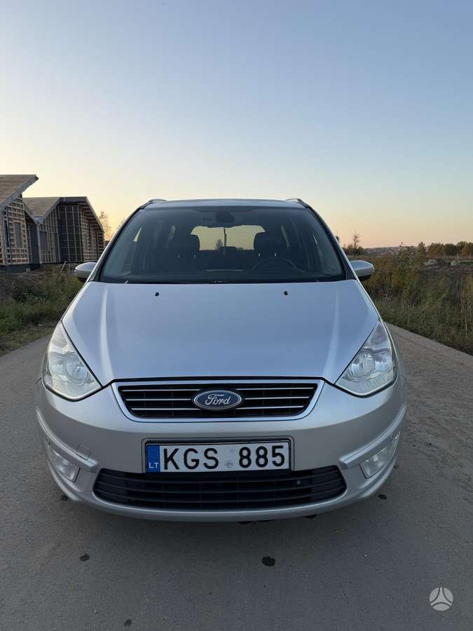 Ford Galaxy 2011 — вигляд ззаду
