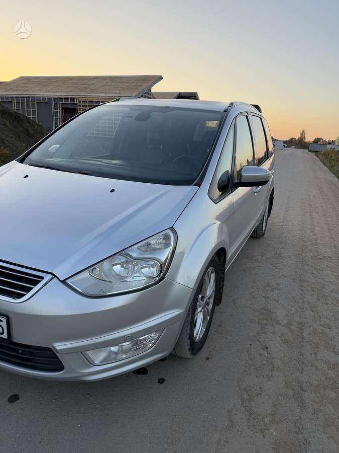 Ford Galaxy 2011 — салон
