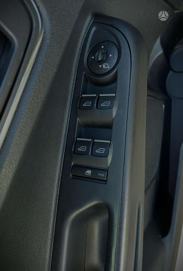 Ford B-MAX 2015 — photo 17
