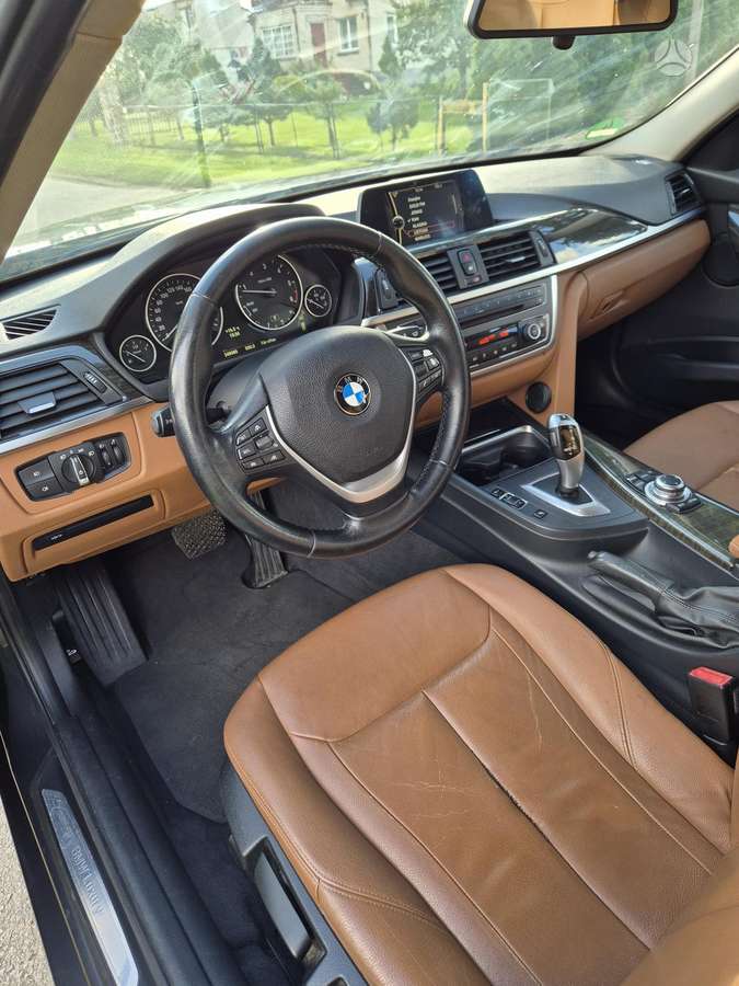 BMW 320 2013 — photo 12