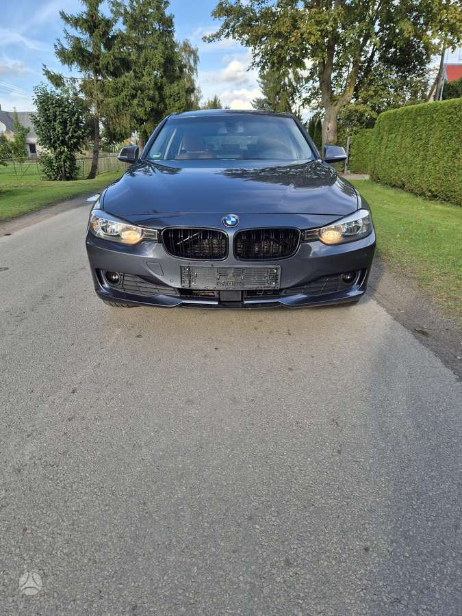 BMW 320 2013 — photo 9