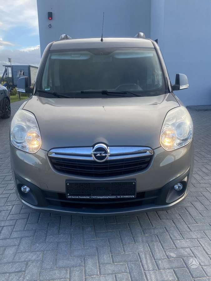 Opel Combo 2012 — rear view