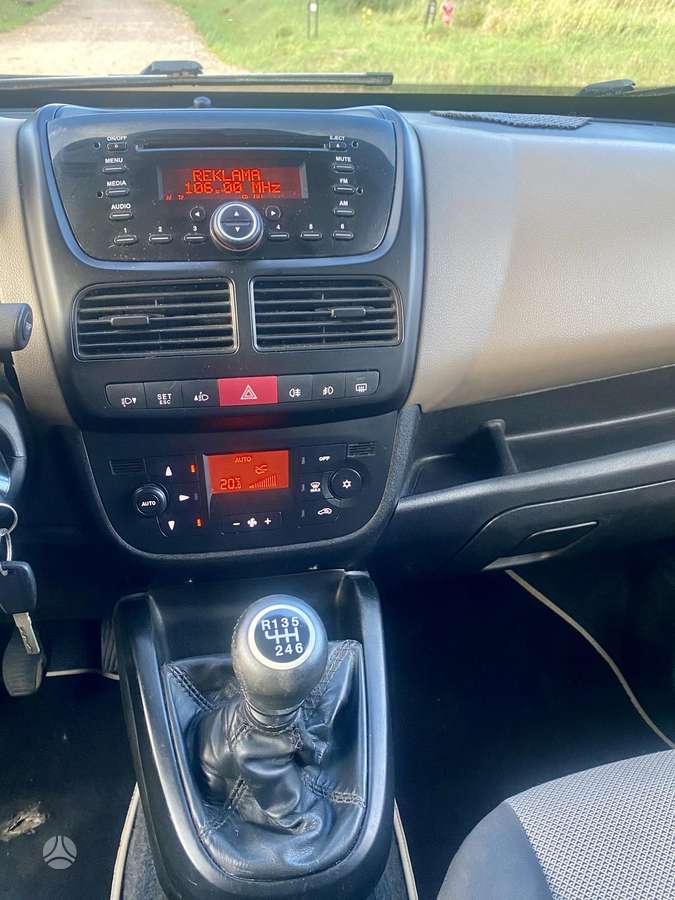 Opel Combo 2012 — photo 9