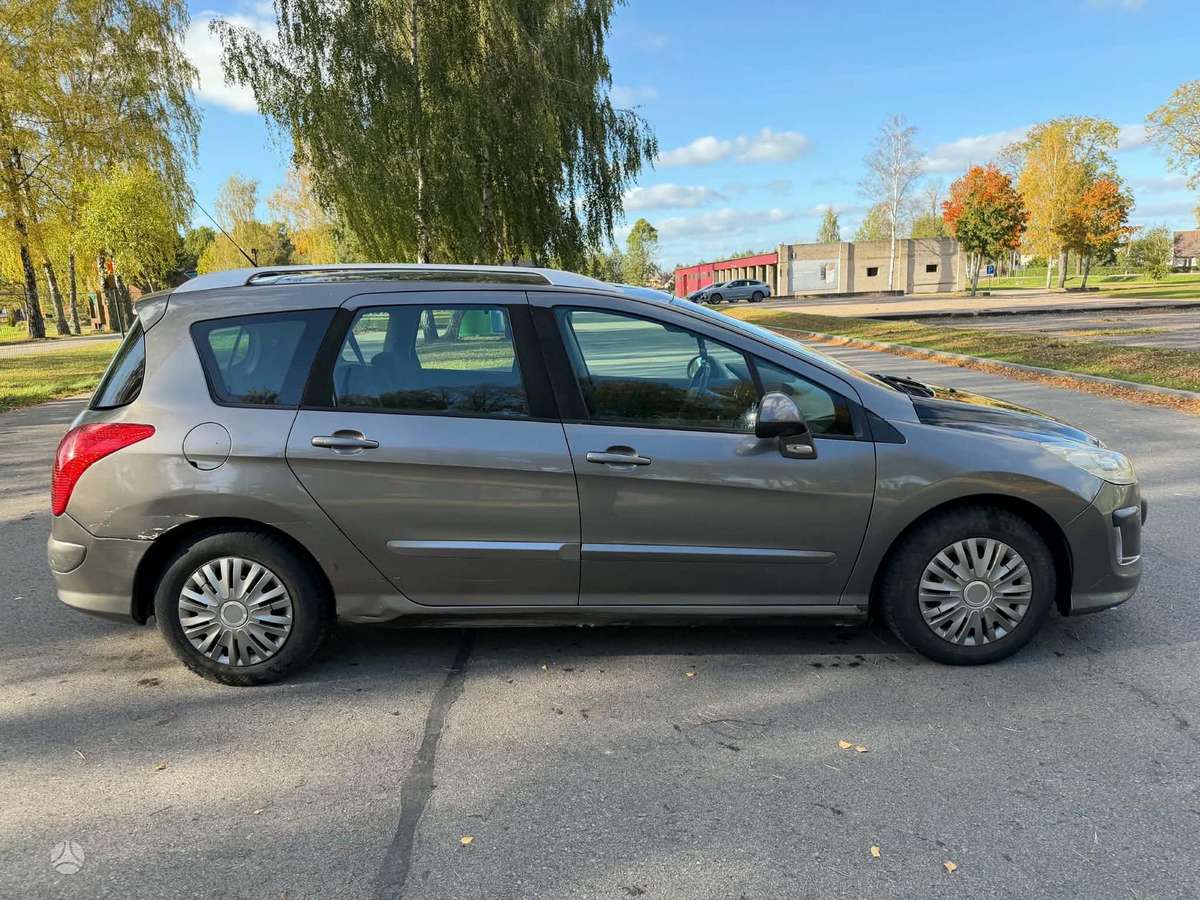 Peugeot 308 2009 — салон