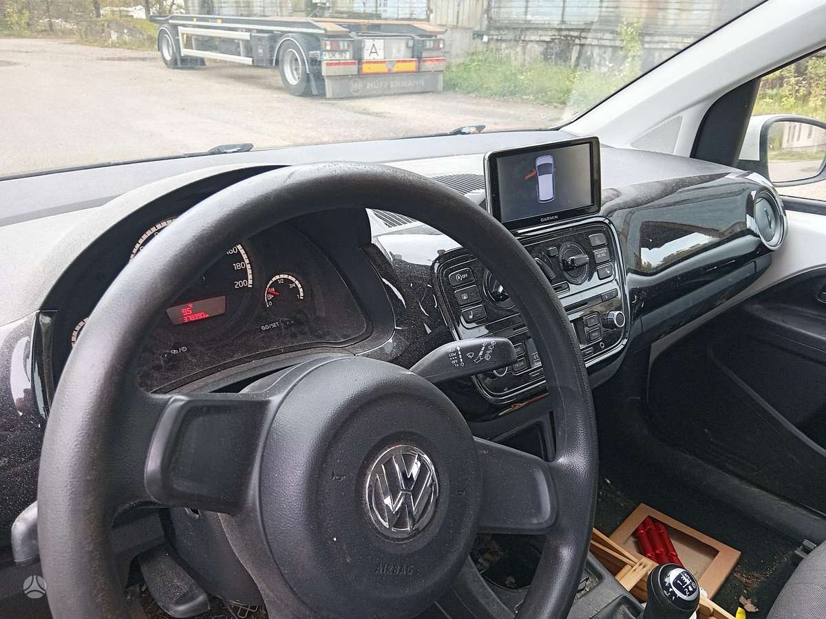 Volkswagen Up 2013 — interior