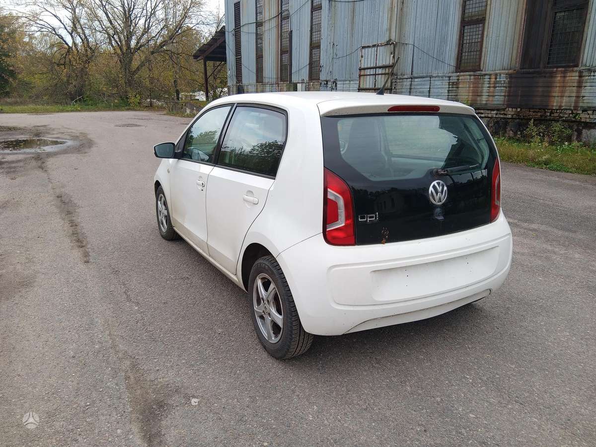 Volkswagen Up 2013 — photo 8