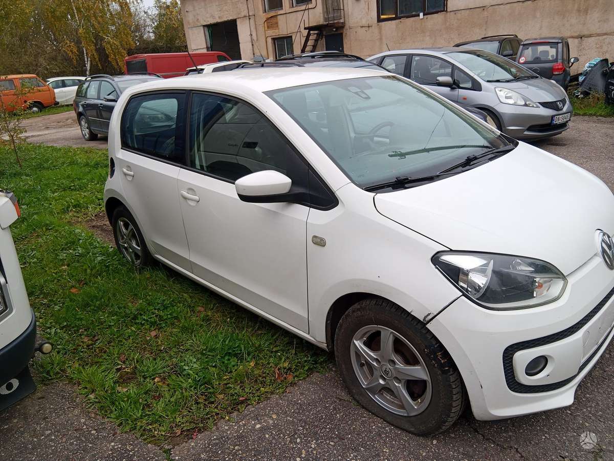 Volkswagen Up 2013 — photo 9