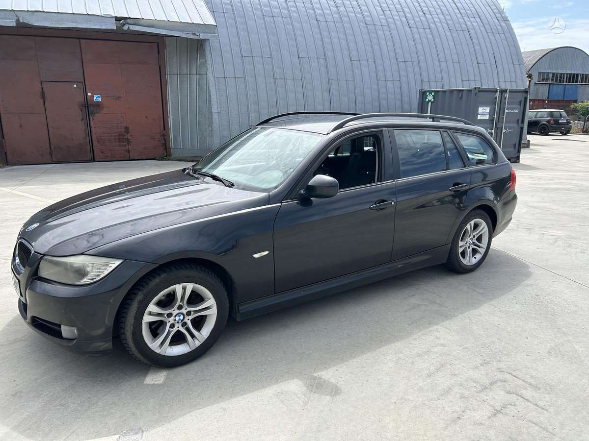 BMW 318, 2009