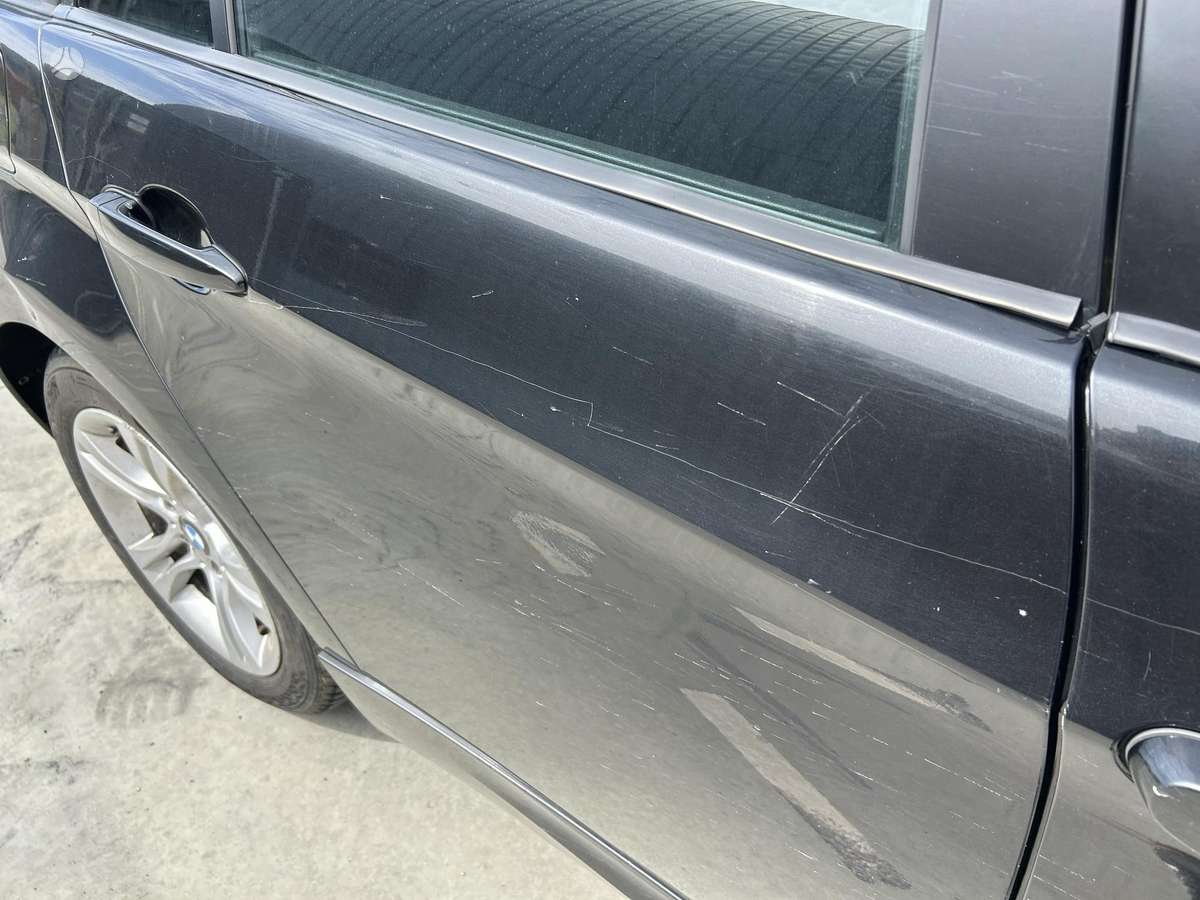 BMW 318 2009 — photo 10