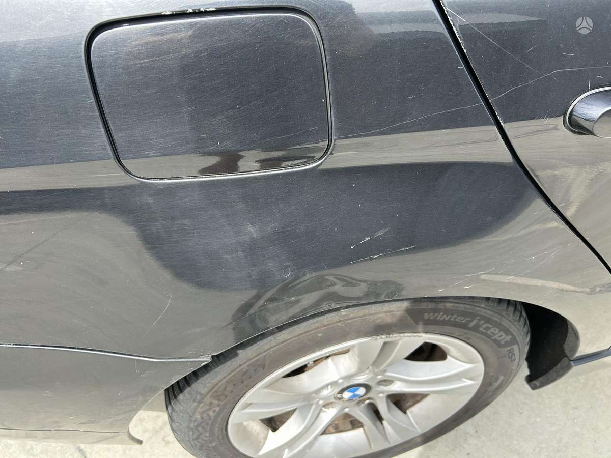 BMW 318 2009 — photo 11