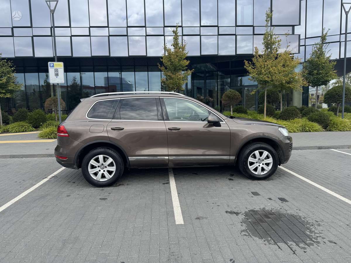 Volkswagen Touareg 2013 — engine 2967 cm³, 204 HP (150kW)