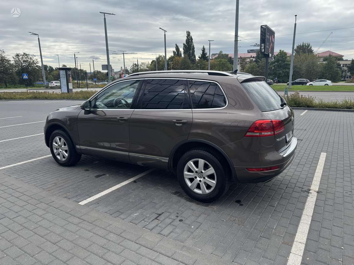 Volkswagen Touareg 2013 — photo 7