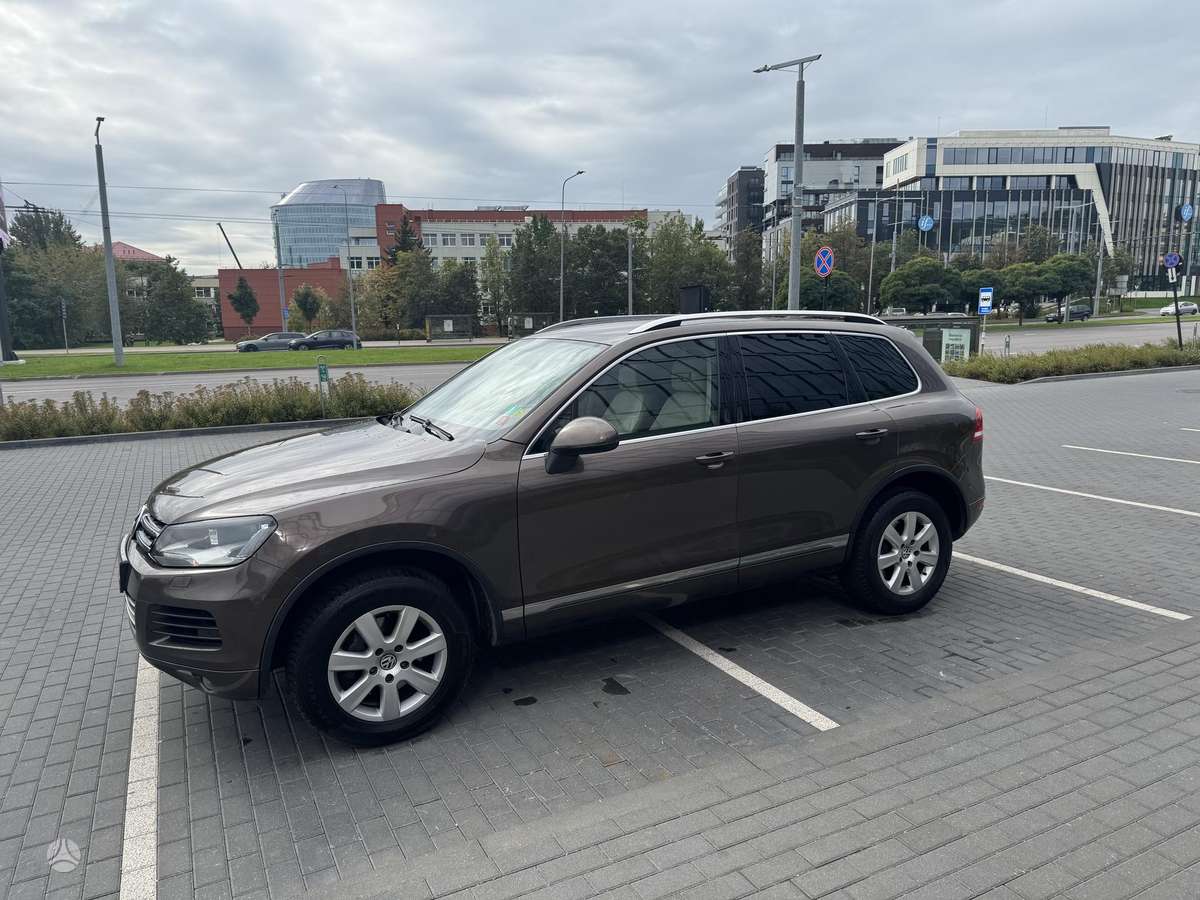 Volkswagen Touareg 2013 — photo 8