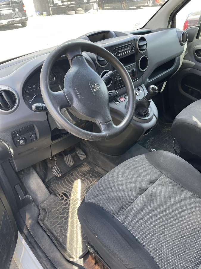 Renault Trafic 2008 — вигляд ззаду