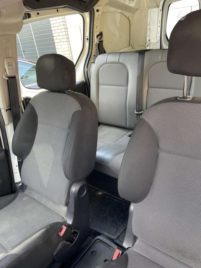 Renault Trafic 2008 — салон