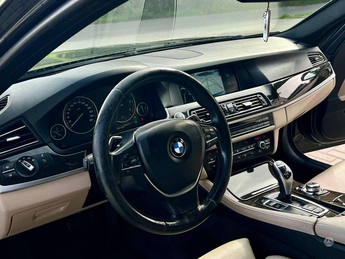 BMW 520 2011 — photo 10